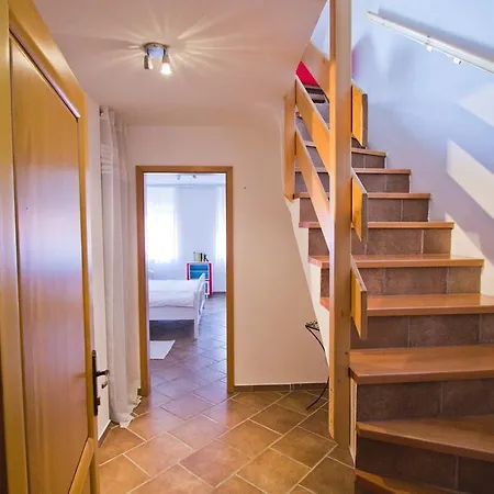 杰里奥利公寓 公寓 希贝尼克