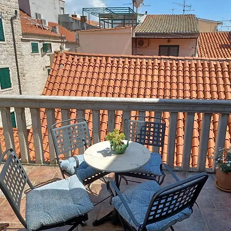 杰里奥利公寓 * 希贝尼克