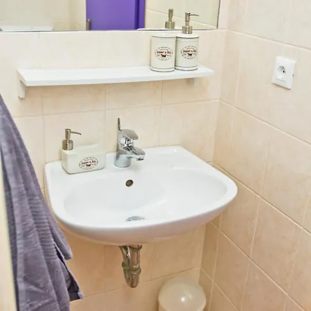 Jerry & Oli's シベニク