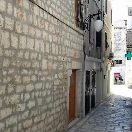 杰里奥利公寓 公寓 希贝尼克